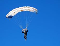 Uzi在DWG比赛中绝杀，爆冷引发热议！