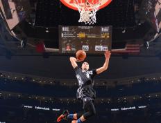 德约科维奇重返赛场，大比分获胜首场状态出色，加拿大队观众沸腾！再创辉煌时刻